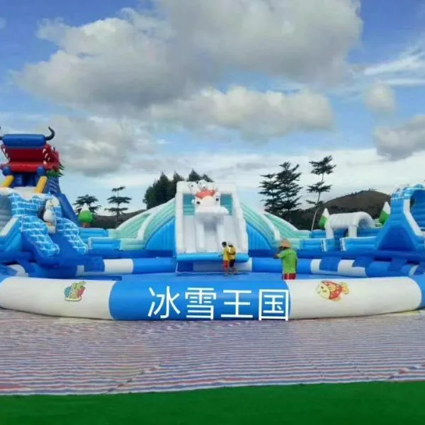 Piscina de parque acuático inflable de tierra hecha a medida divertida comercial con juegos de Toboganes a la venta, ventas directas de fábrica, concesiones de precios