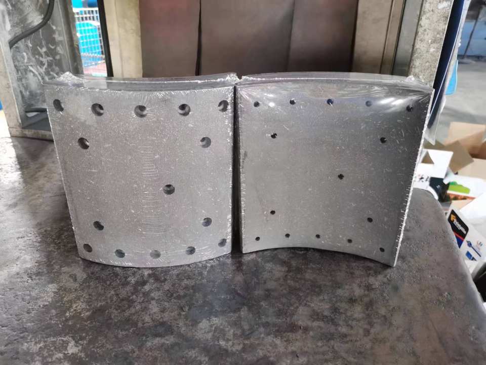 15T Rear Brake Lining T410-2203/44066-90278 For Yutong/Nissan Heavy Duty Truck 4