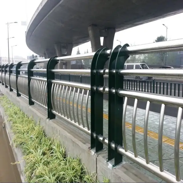 Ponte Guardrail in acciaio guardia corrimano ponti inox balaustre pedonali balaustra autostradale ringhiera