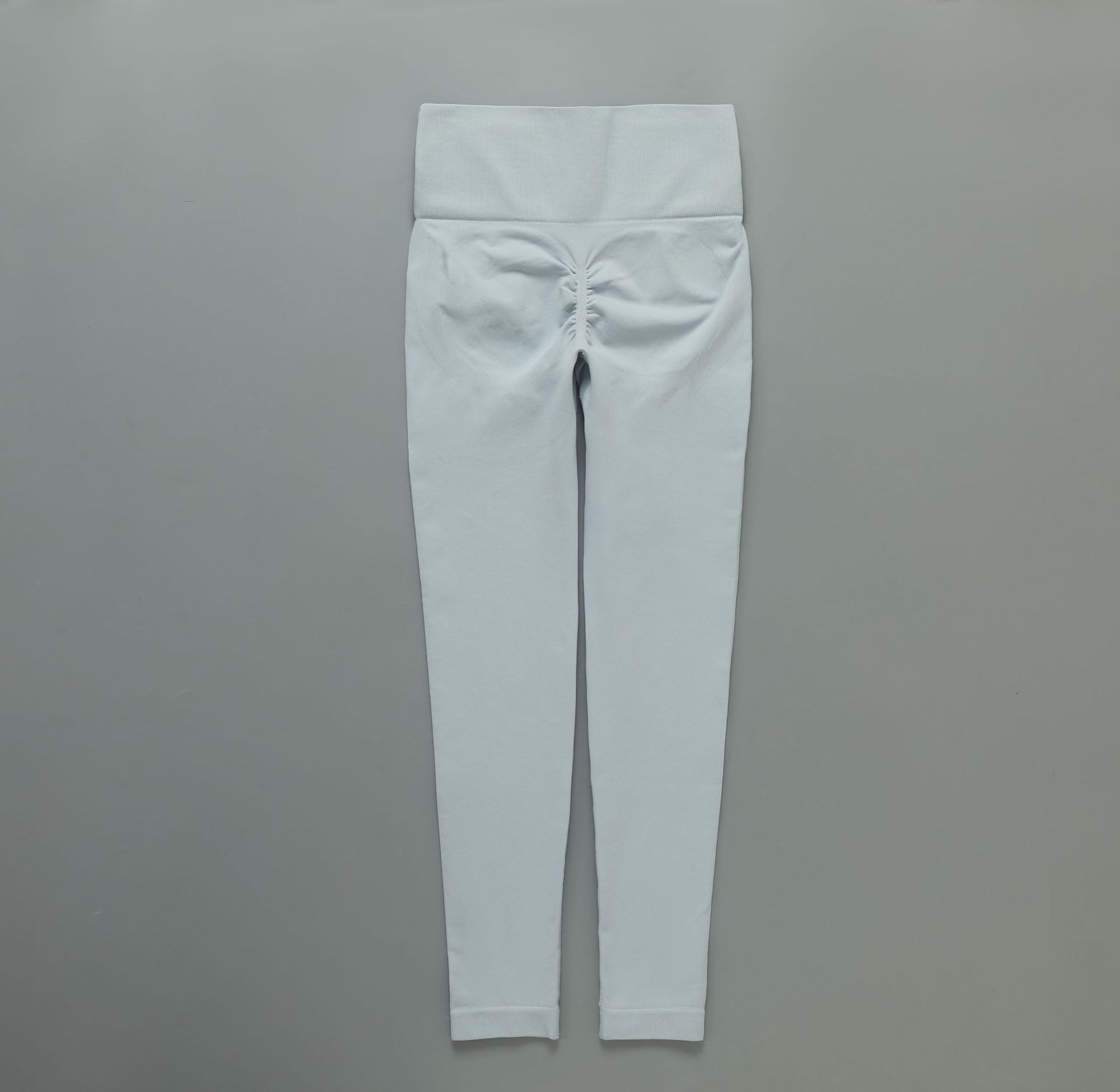 Gris clair + pantalon
