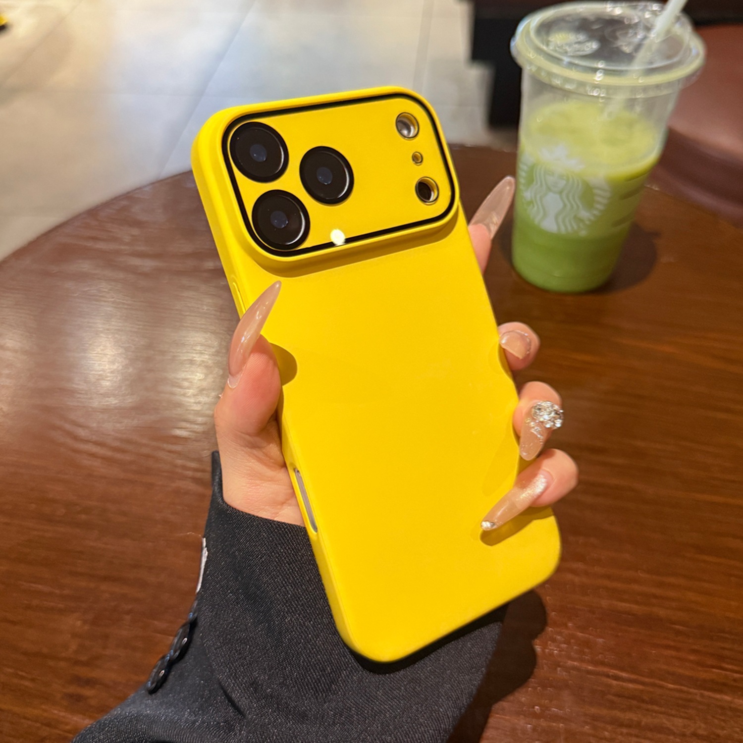 Jaune