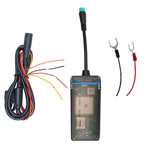 Tracker 4G impermeabile IP67 GPS a due o quattro cavi per auto a noleggio e moto, piccolo Tracker intelligente