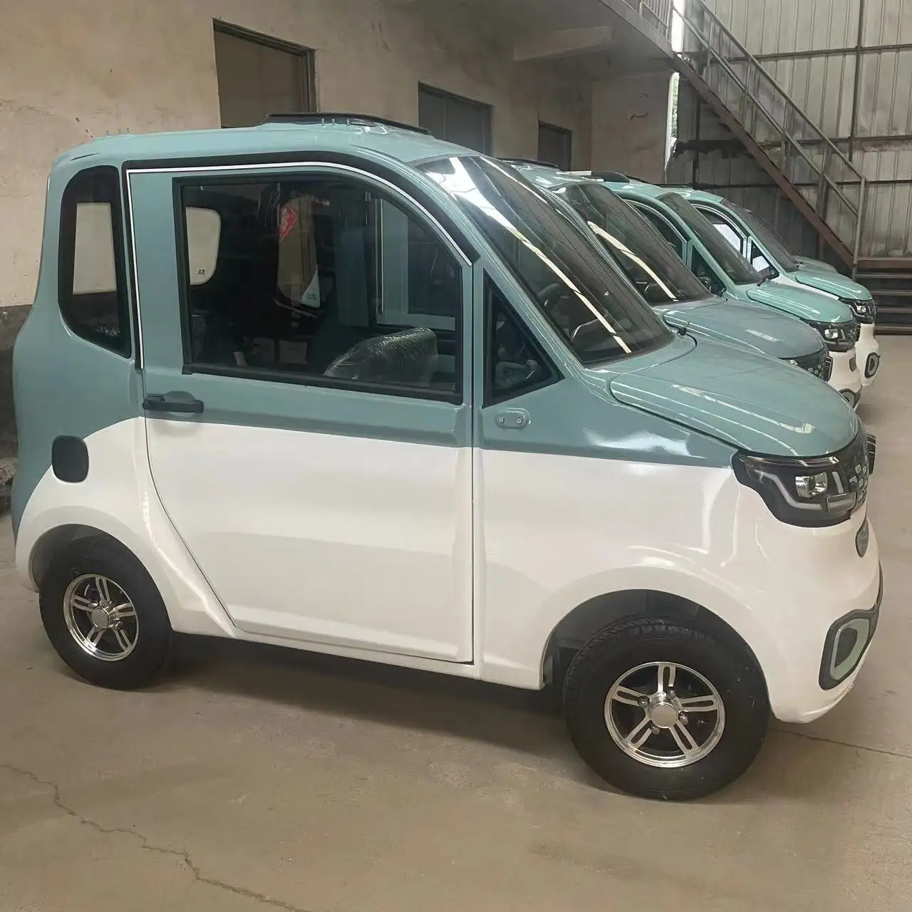 New Energy 4 wheeler High Speed Auto Motor Electric Car for Adults