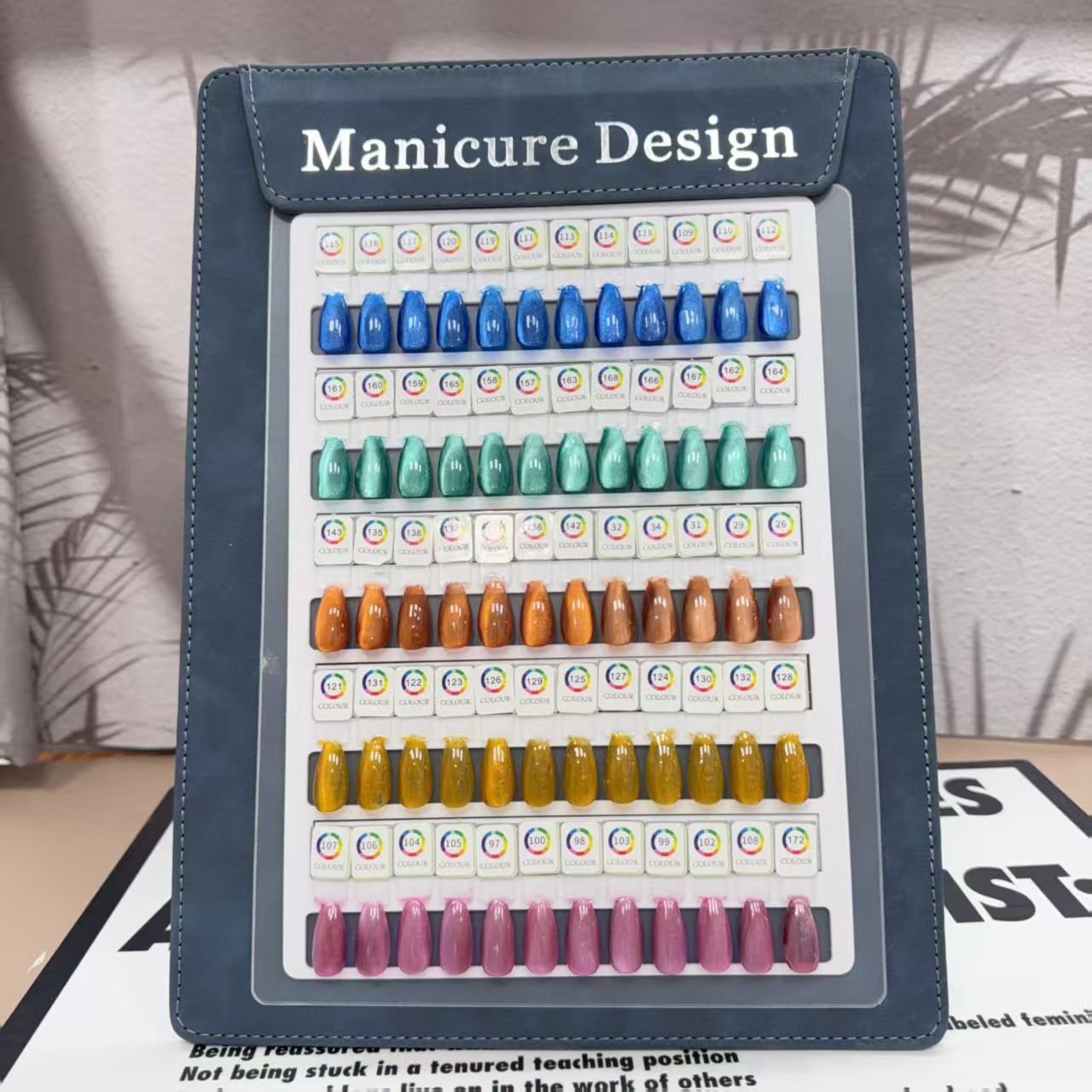 สติกเกอร์ 60 ชิ้น สีดำ รวมถึงสติกเกอร์เล็บและสติกเกอร์ตัวเลข