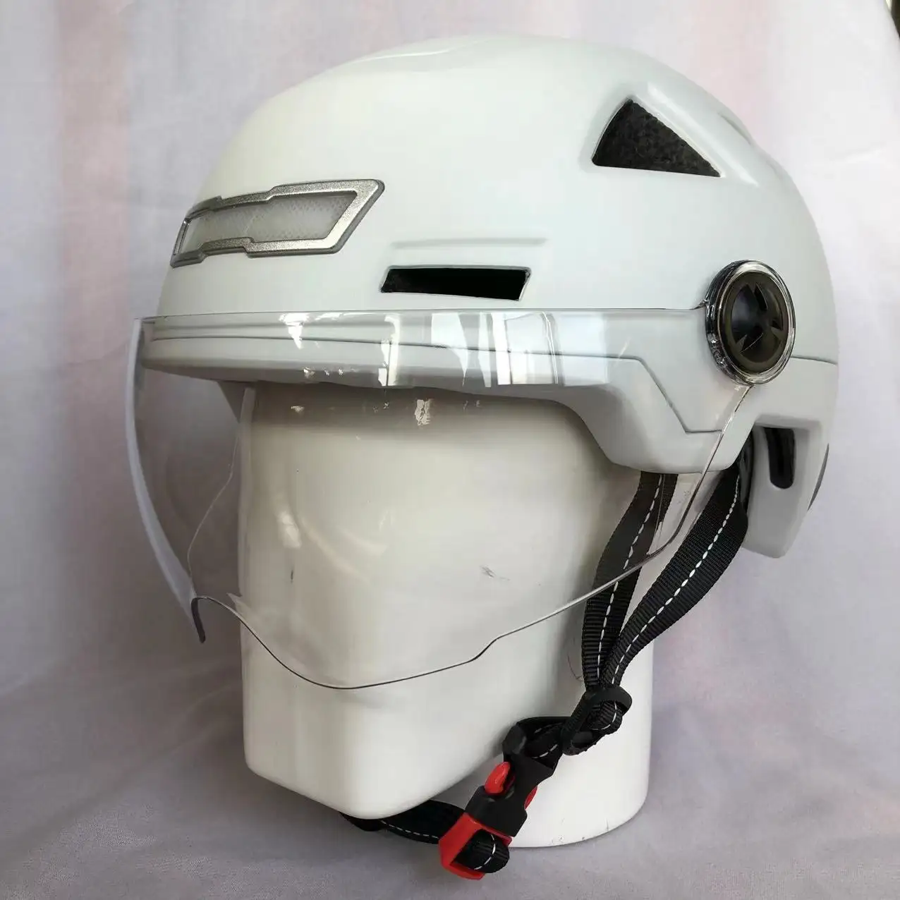 NTA-8776 zertifizierter elektrischer Fahrrad helm mit Visier vorne und hinten LED-Licht USB wiederauf ladbarer Fahrrad helm