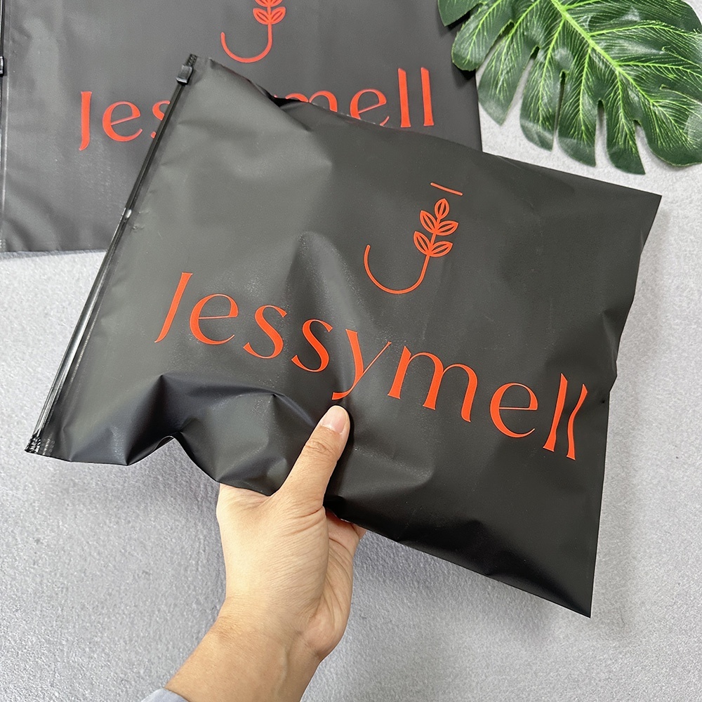 Bolso negro sin logo