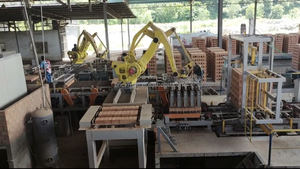 <strong>Automated</strong> Robotic Clay Ceramic Brick Tile Laying Robot Gripper Stacking Stacker Machine Line Auto Hollow <strong>Block</strong> Brick <strong>Maker</strong> Iraq
