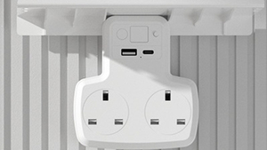 Tira multifunción estándar británica Una toma de corriente USB Una toma de corriente tipo C - Product Image 2