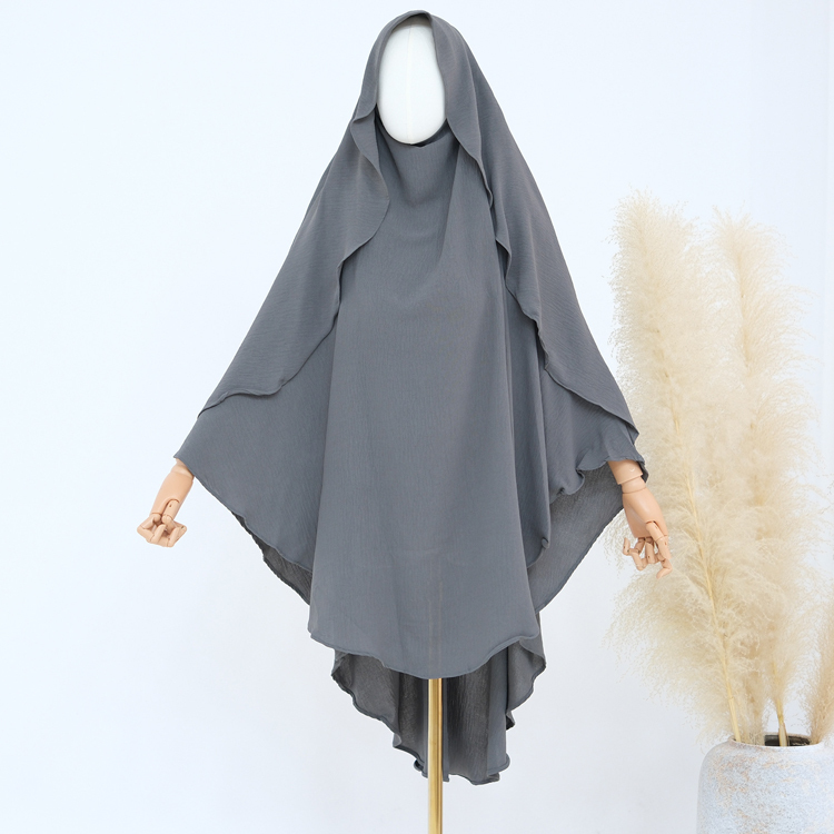 Gris oscuro