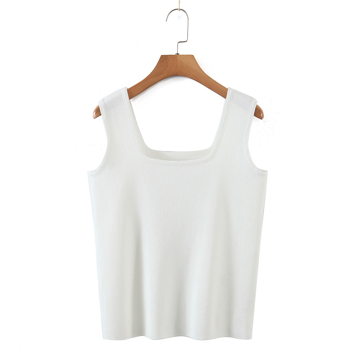 เสื้อกล้ามสีขาว