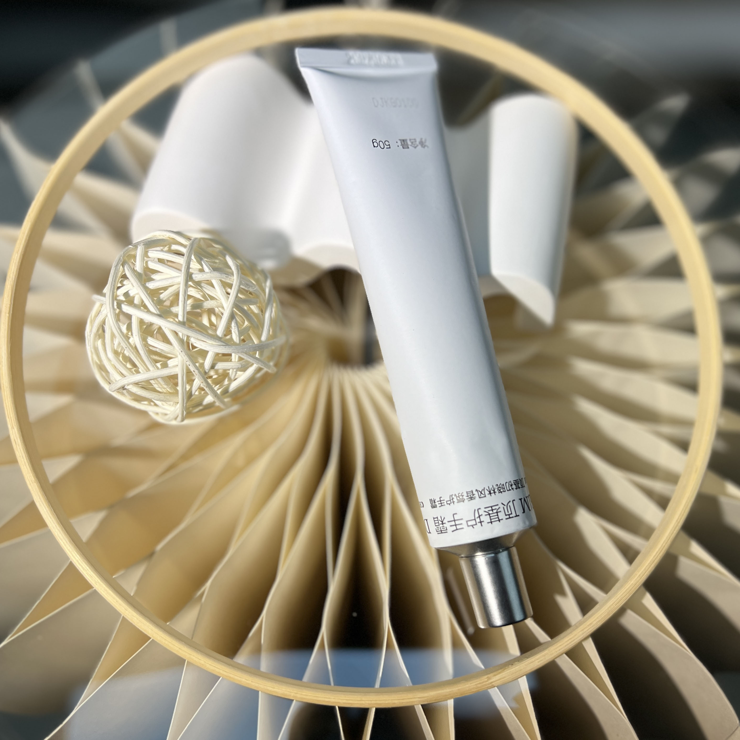 White (Fragrance Moisturizing)