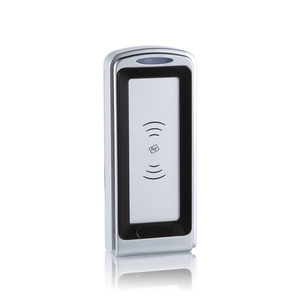Lector de control de acceso con función de tarjeta Mifare de aplicación personalizada independiente y lector de control remoto IR opcional IP68 a prueba de agua