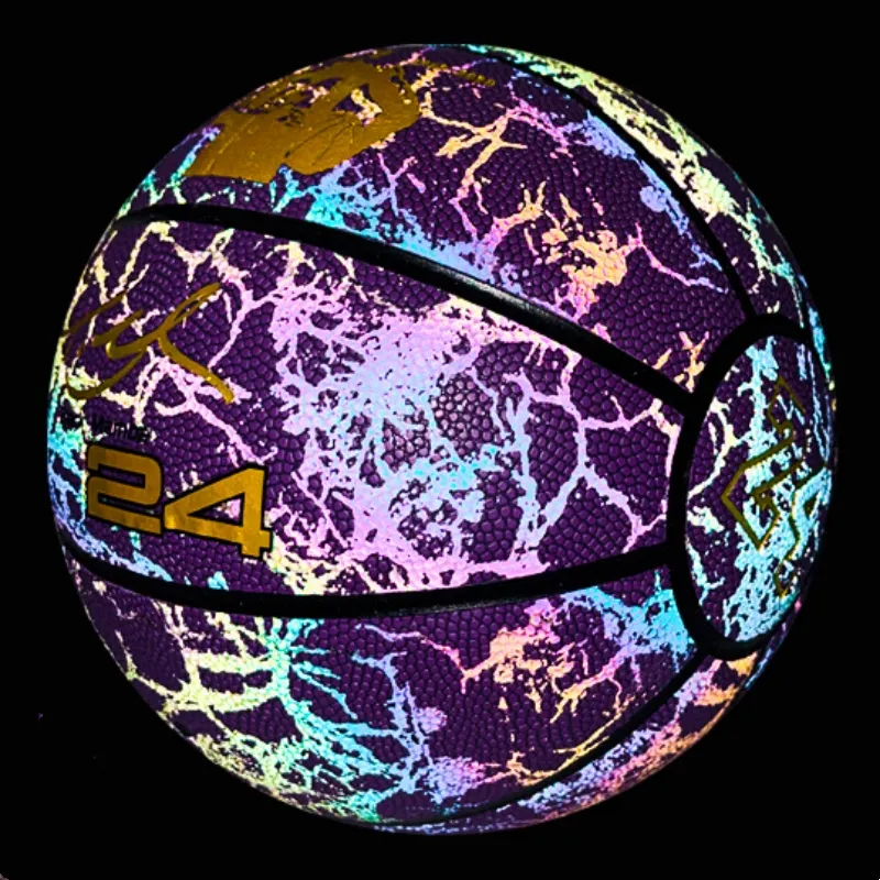 Nouveau design de ballon de basket-ball réfléchissant holographique en PU avec logo personnalisé qui brille dans le noir