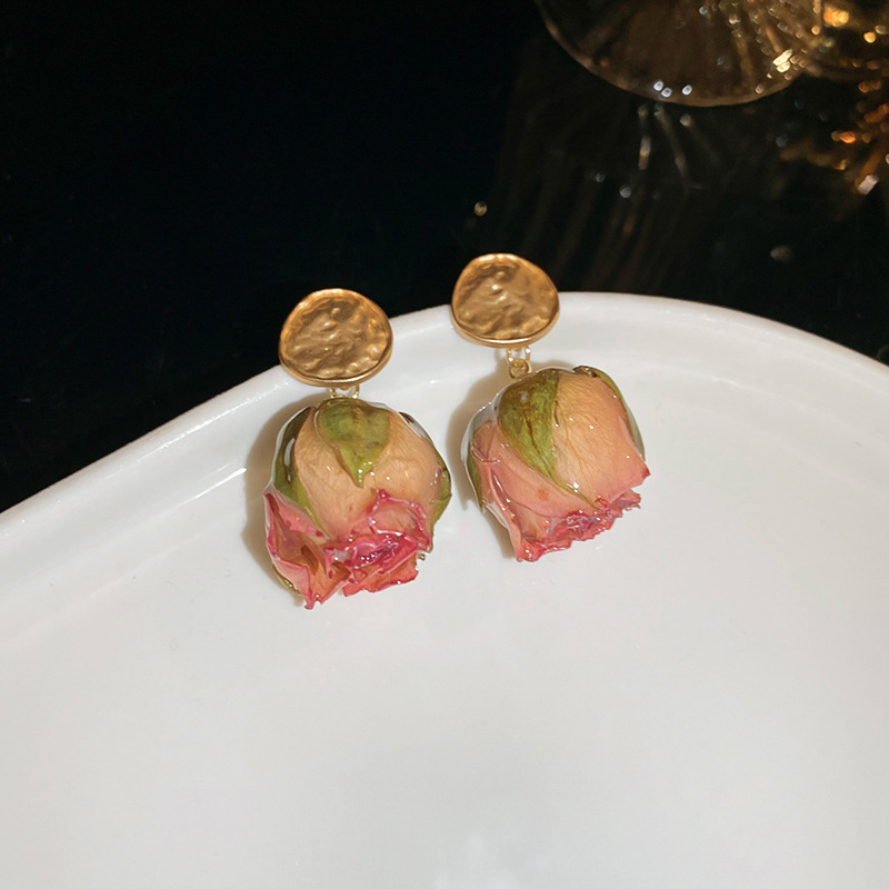 Orecchini con rosa eterna con ago in argento rosa chiaro 20