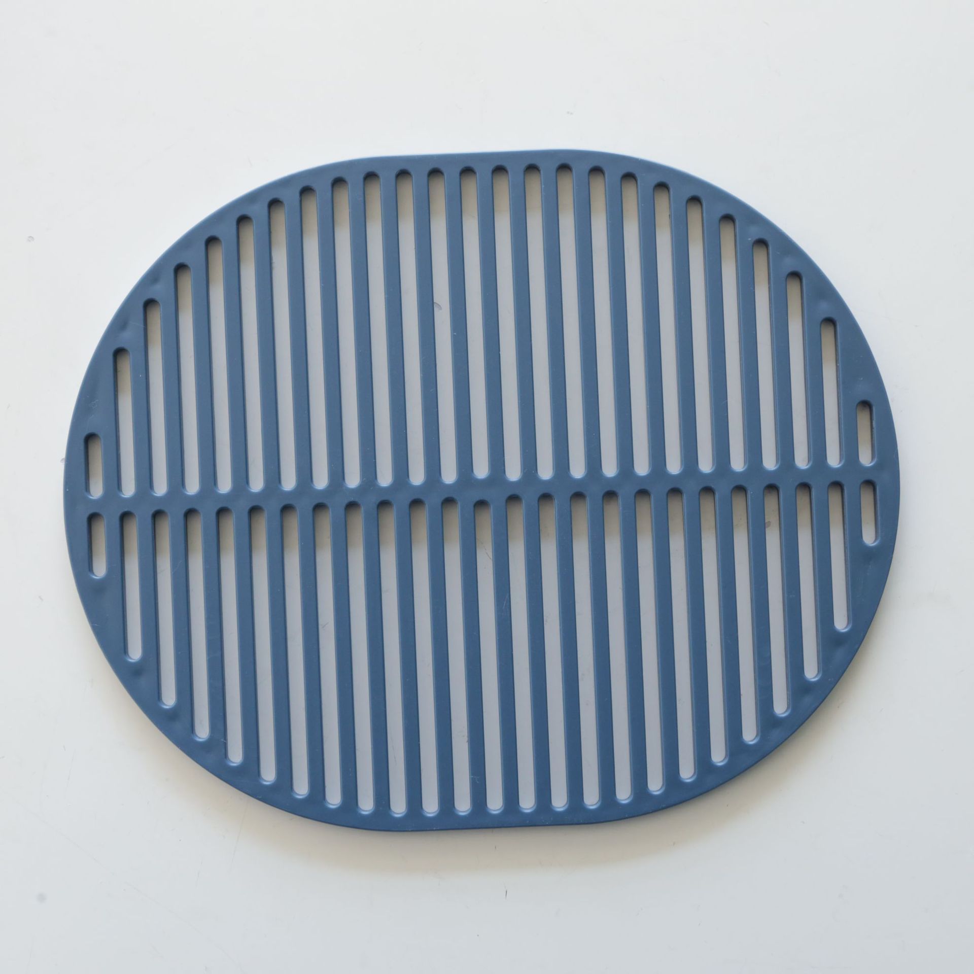 Blue oval lines