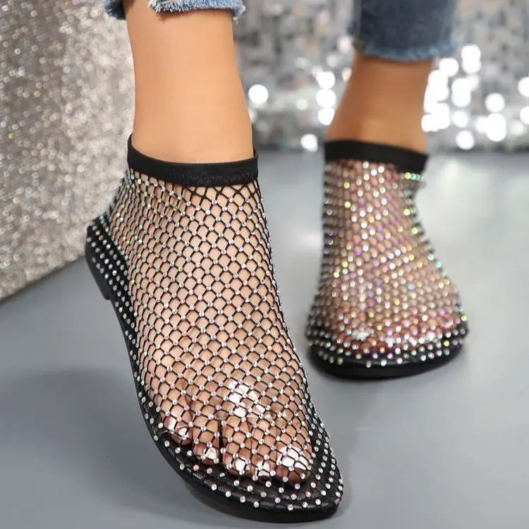 2024 moda yeni bling kadın lüks kadın tembel fishnet düz ayakkabı tül hollow rhinestone casual lady slaytlar sandalet