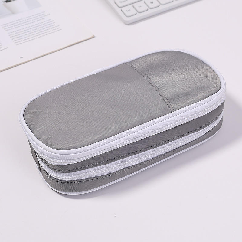 Estuche de lápiz gris