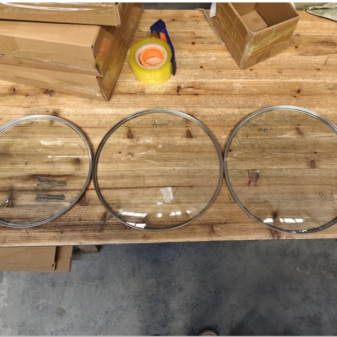 (Single glass lid, no cap) 32CM flat-bottomed cast iron pan with lid.