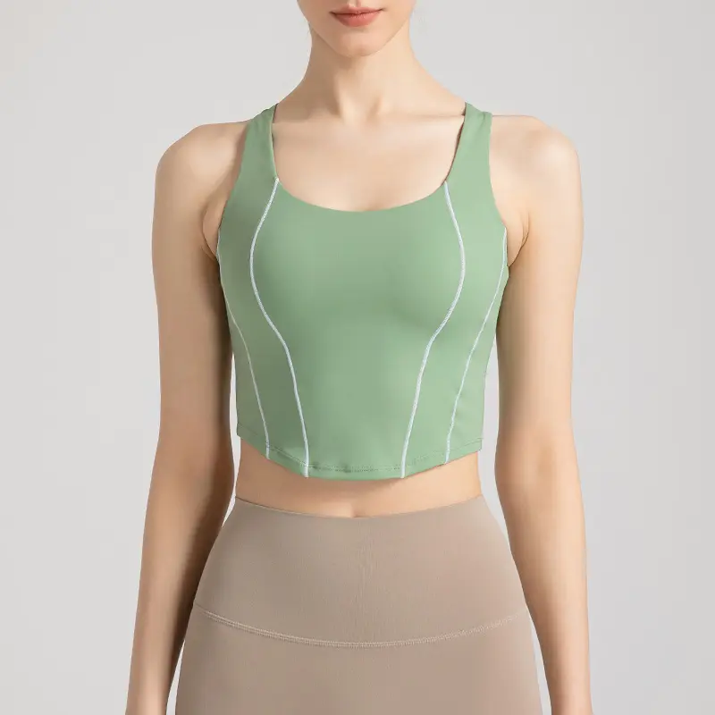 Fabricantes de ropa personalizada Diseño de correa de hombro ensanchado Sujetador de yoga Copa integrada fija Cuello en forma de U Sujetador deportivo para mujer