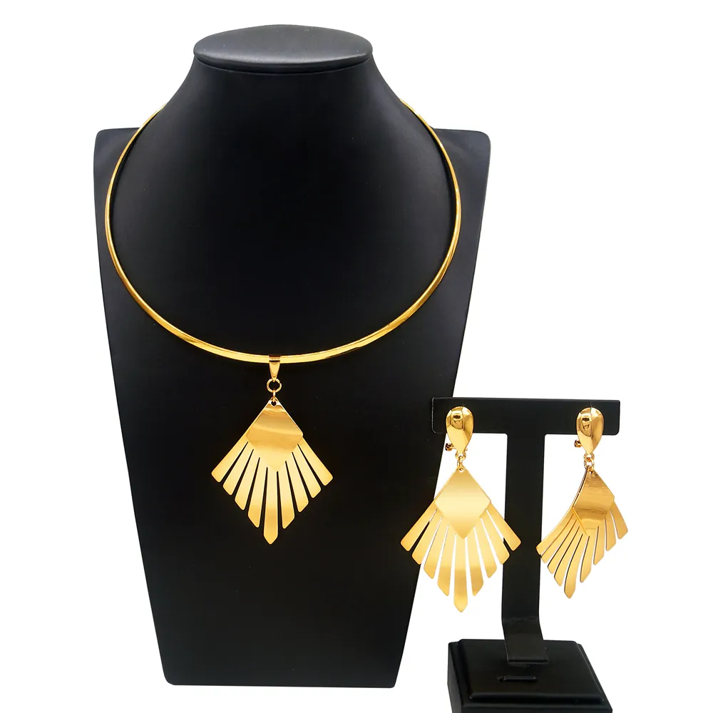 Conjunto de collar chapado en oro de Dubái para mujer y niña, conjunto de joyería de aspecto informal a la moda, conjunto de joyería fina con flor pequeña