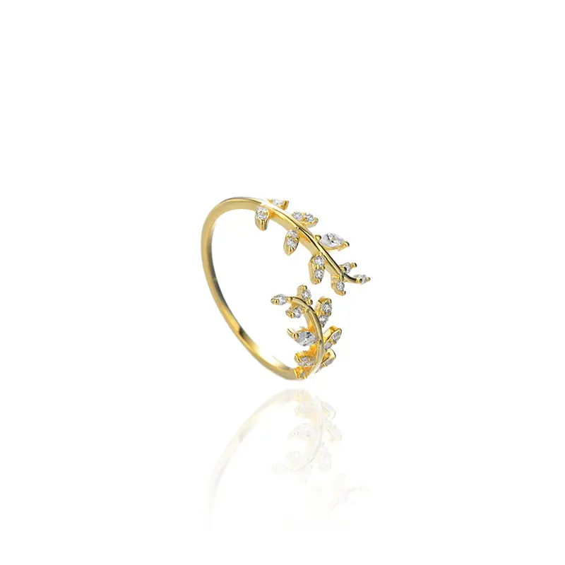 2024 nuovo design anello di moda all'ingrosso personalizzato per matrimonio 925 argento anello di zircone con artiglio per le donne 18k placcato in oro