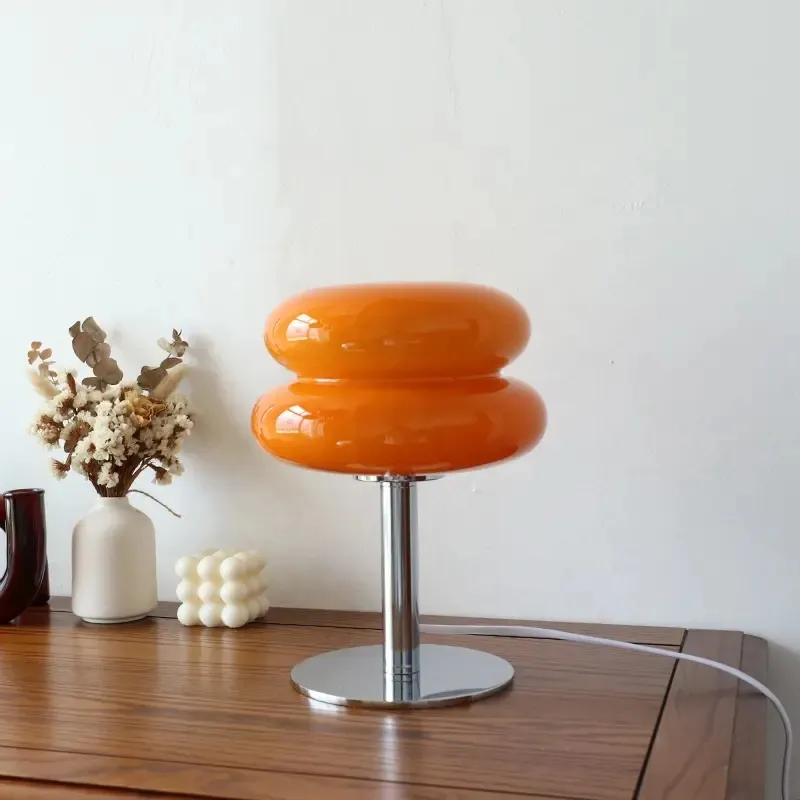 Moderno Estilo nórdico USB recargable diseño de arte colorido Luz de escritorio LED mesita de noche hotel lámparas de mesa de cristal naranja