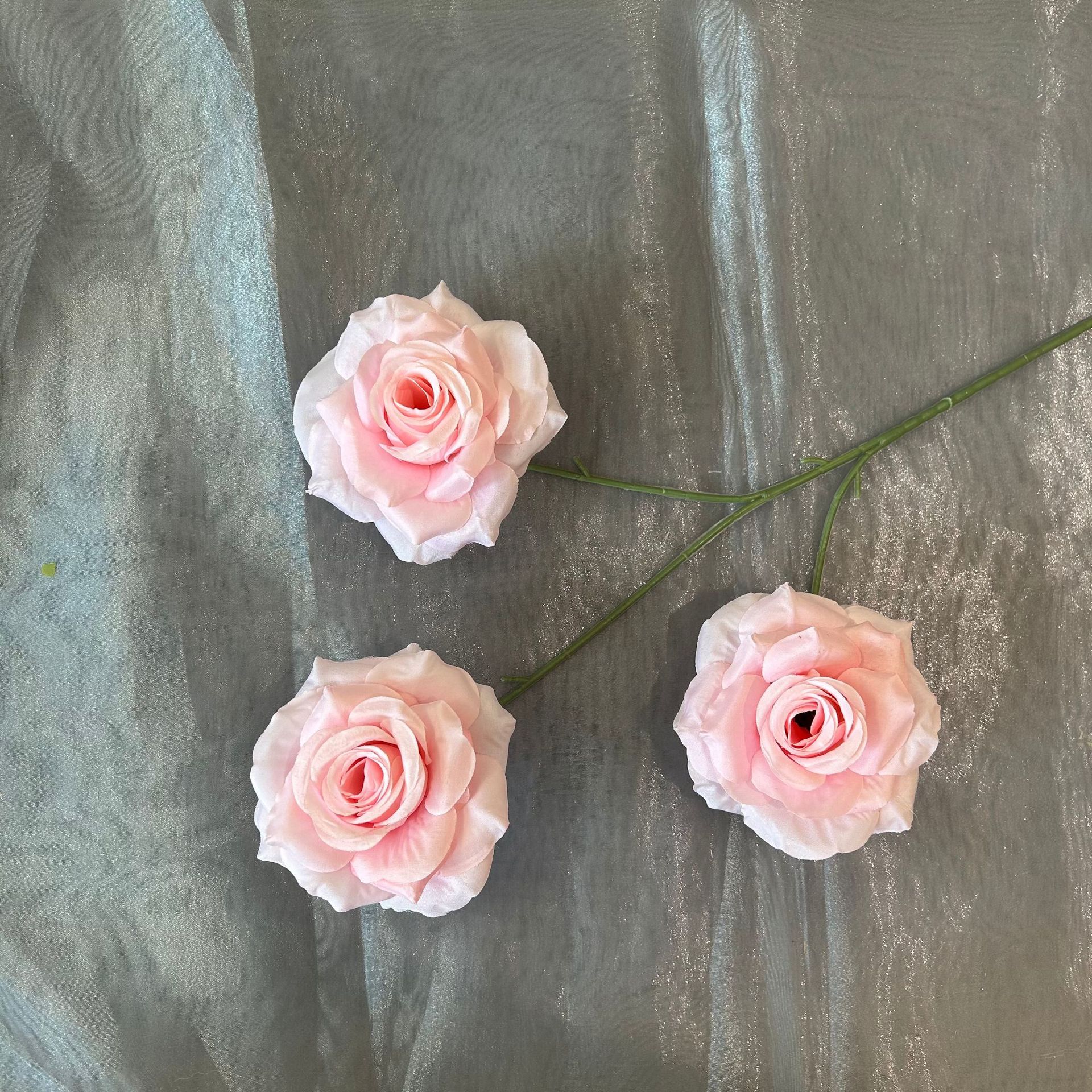 3 luci rosa chiaro
