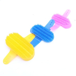 Sikat peralatan perawatan kuda esensial sisir kari kuda plastik klasik - Product Image 2