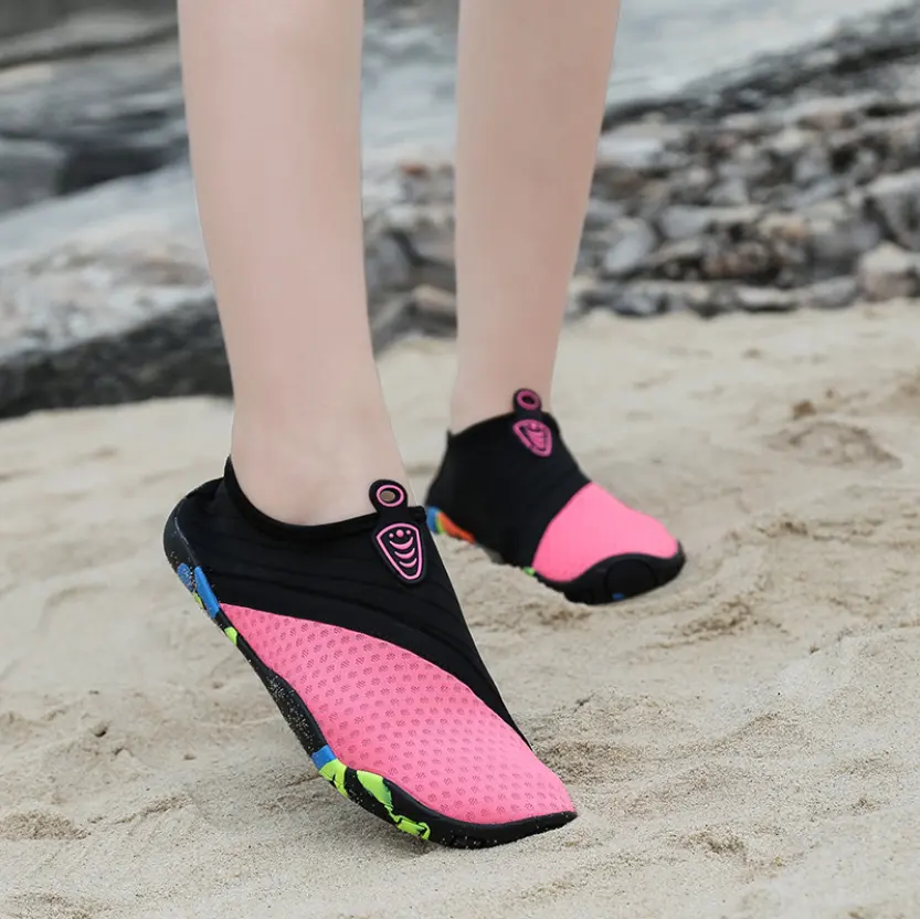 Wholesale Summer Water Shoes Men Beach Sandals Upstream Aqua Shoes Quick Dry River Sea Slippers Diving Swimming Shoes