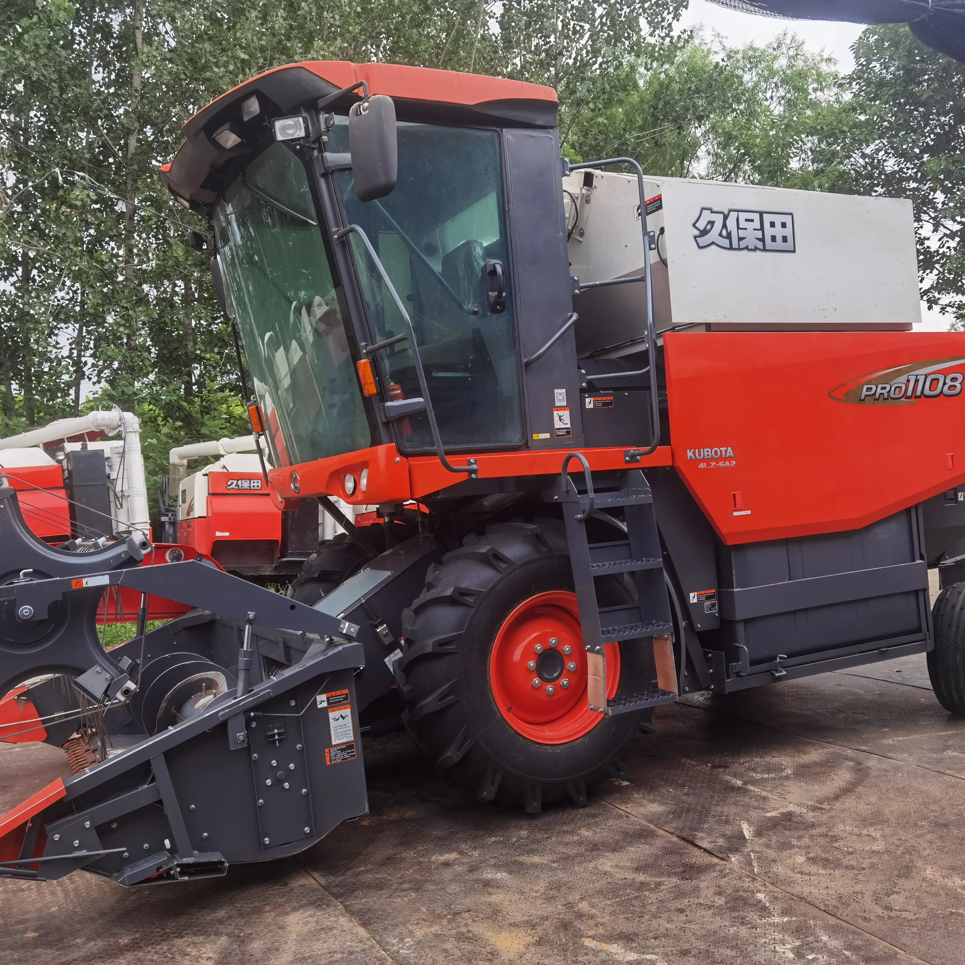 High Quality Kubota Combine Harvester PRO1108