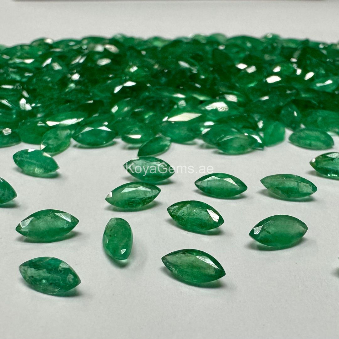 สีเขียวอ่อน