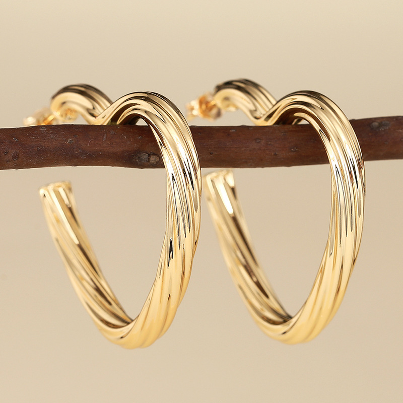 E4439 yellow gold