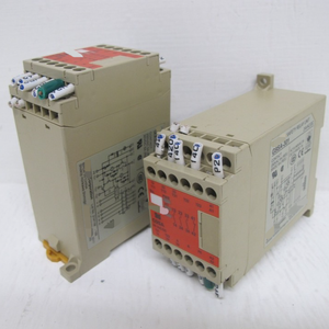 Nuovo e originale lotto di 2x Sti G9SA-301 unità relè di sicurezza G9SA301 stato solido 24 VAC/DC 5 uno Stock in magazzino PLC programmazione C - Product Image 1