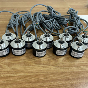 12 bit Encoder rotativo assoluto 38mm diametro esterno codificatori monogiro CAS38R12E6SGB serie SSI uscita