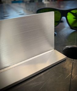 高效1500W NF-LWA-K手持式激光焊接机优质德国金属工业新型最大激光源
