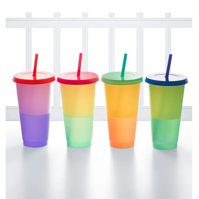 Bicchieri per bevande ghiacciate riutilizzabili da 24 once 22 once che cambiano colore bicchieri in plastica sfusi in PP con coperchi cannucce per adulti bambini