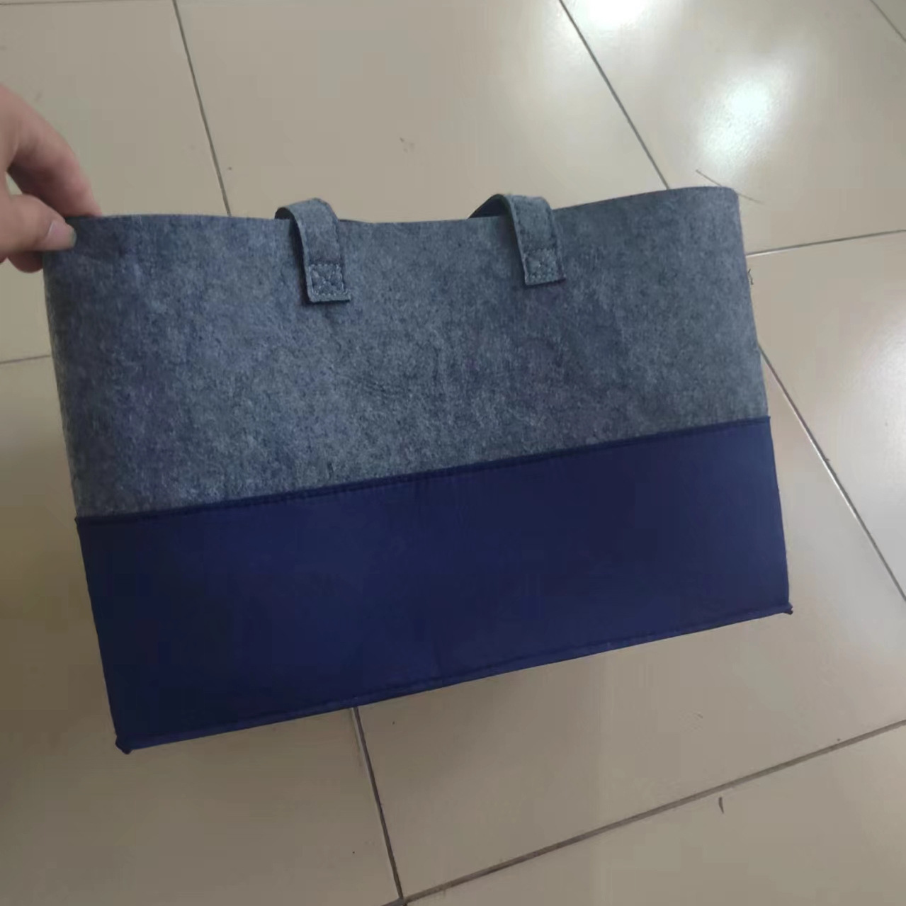Gris moyen + Bleu marine