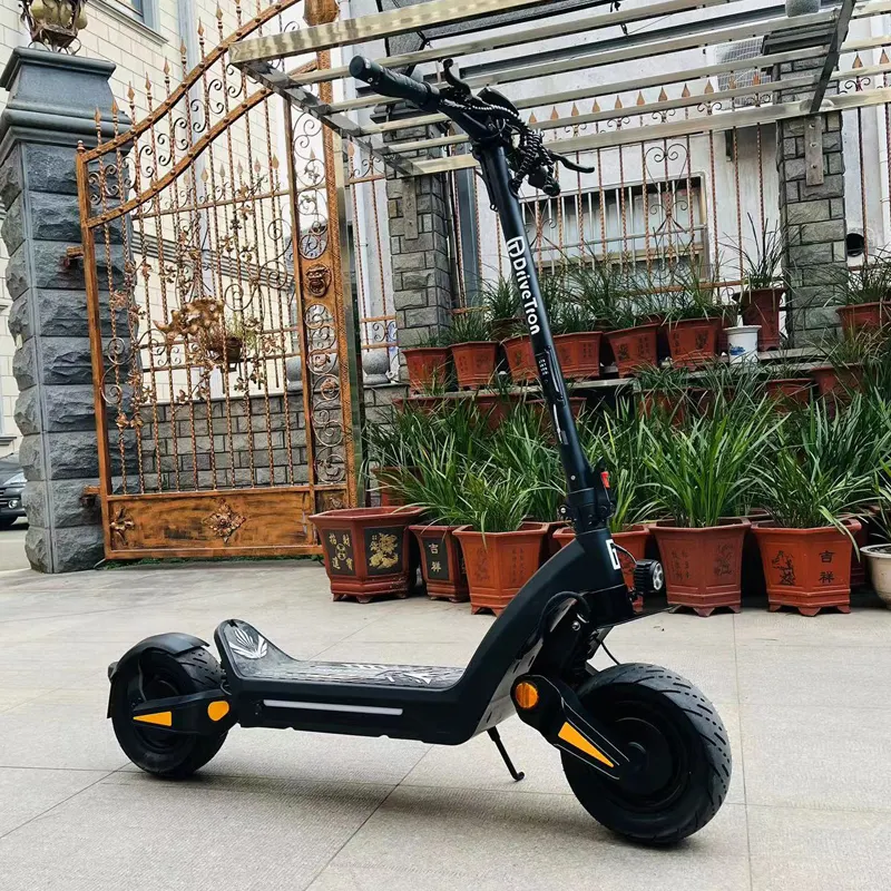 DriveTron Scooter pour adultes puissant à double moteur 11 pouces 5600w 100km 60v 23A Scooter électrique tout terrain