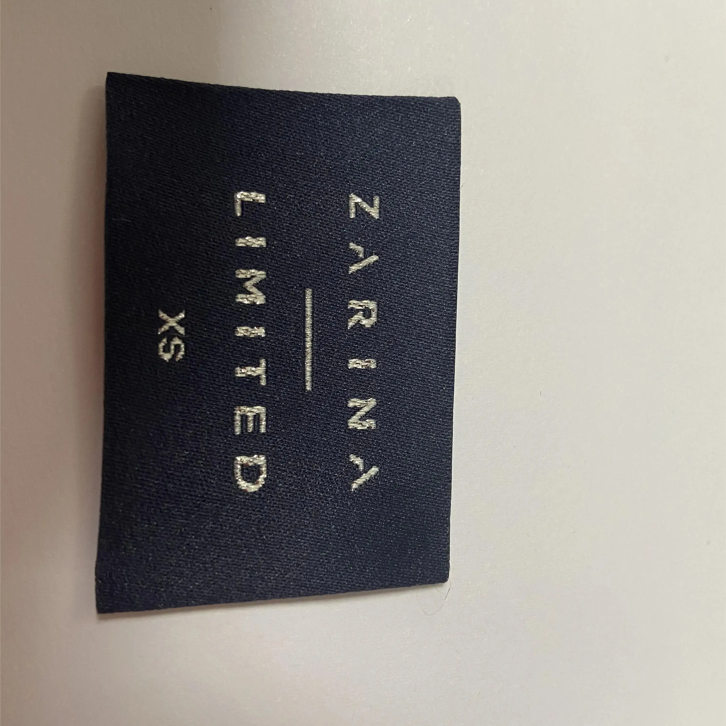 Low price polyester garment woven main label