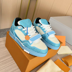 En kaliteli lüks marka tasarımcısı erkek ayakkabıları lüks deri rahat kadınlar için yürüyüş ayakkabısı klasik lüks marka kadın Sneakers