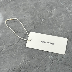 Etiquetas colgantes de ropa de lujo Etiqueta de ropa con logotipo personalizado Etiquetas colgantes de papel con cuerda para ropa Logotipo propio - Product Image 6