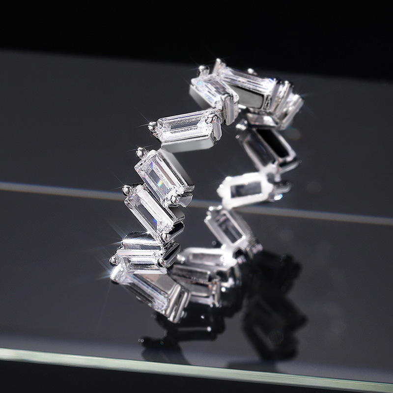 F769 long zircon