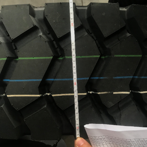 中国のタイヤ卸売業者コンスタンシーカーレオサンフルミラージュオニキスmdfタイヤ12r22.5ラジアルトラックタイヤを何トン運ぶことができますか