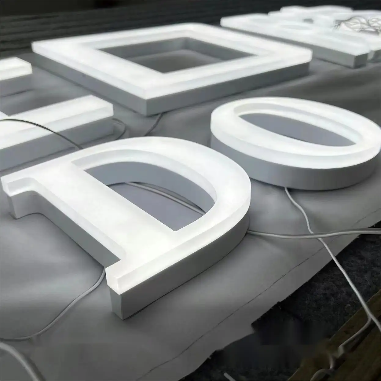 Индивидуальные акриловые деловые знаки с логотипом на открытом воздухе 3D светодиодные буквы от производителя парикмахерской настенные вывески рекламные письма signag