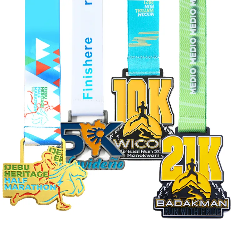Design gratuito personalizzato in bianco in metallo bianco in lega di zinco premio in oro 5K gara 10K 21K maratona che corre medaglie in smalto sportivo