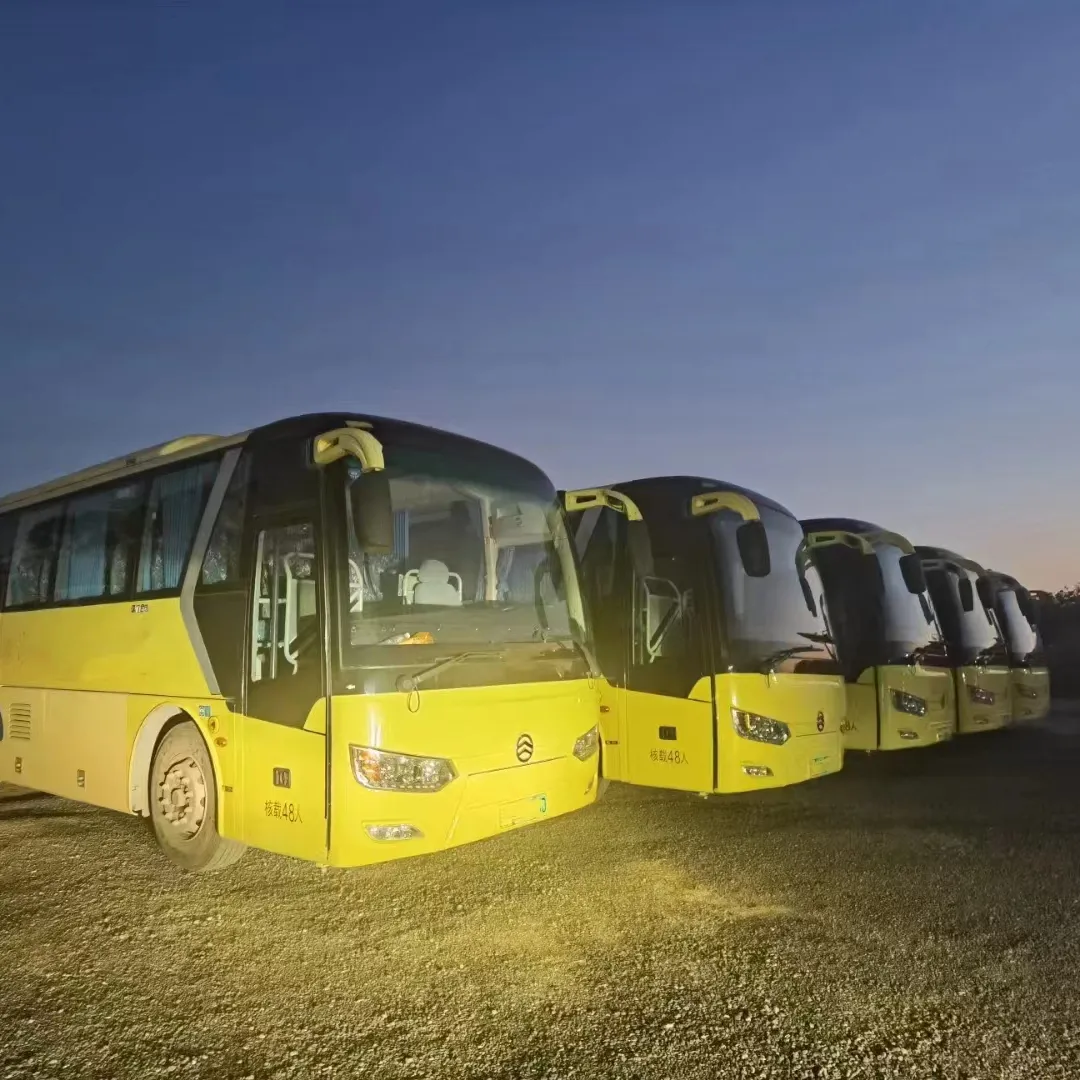 Yutong Mobil Listrik Energi Baru/Van Diesel 4X2 EQ6770 Harga Bus Penumpang
