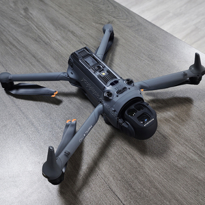 DJI Mavic 4专业飞行更多组合 (DJI RC 2) 专家级遥控无人机全球定位系统4/3 CMOS哈苏6k 360摄像机30千米O4 + DJI无人机 - Product Image 5
