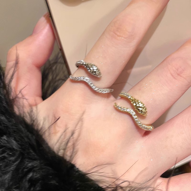 J970 gold~golden snake ring