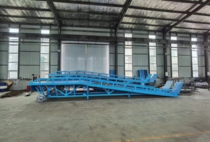 Logistics Terminal <strong>Container</strong> Forklift <strong>Unloading</strong> <strong>Platform</strong> Boarding Ramp Mobile Hydraulic Boarding Bridge - Product Image 5