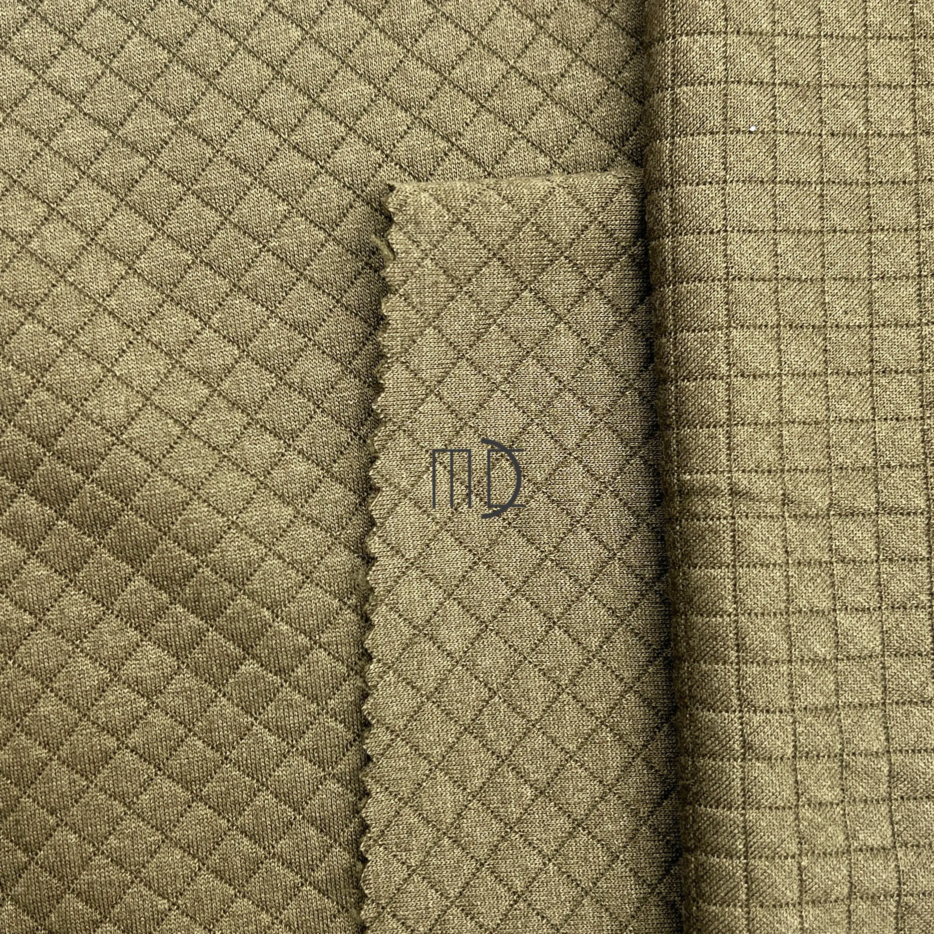 Tessuto jacquard a quadri in oro lavorato a maglia 300GSM 83% poliestere 15% rayon 2% spandex personalizzato per tweed